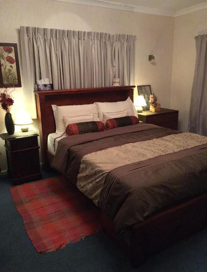 A Cozy Room With It'S Own Privacy Upper Hutt Exterior photo