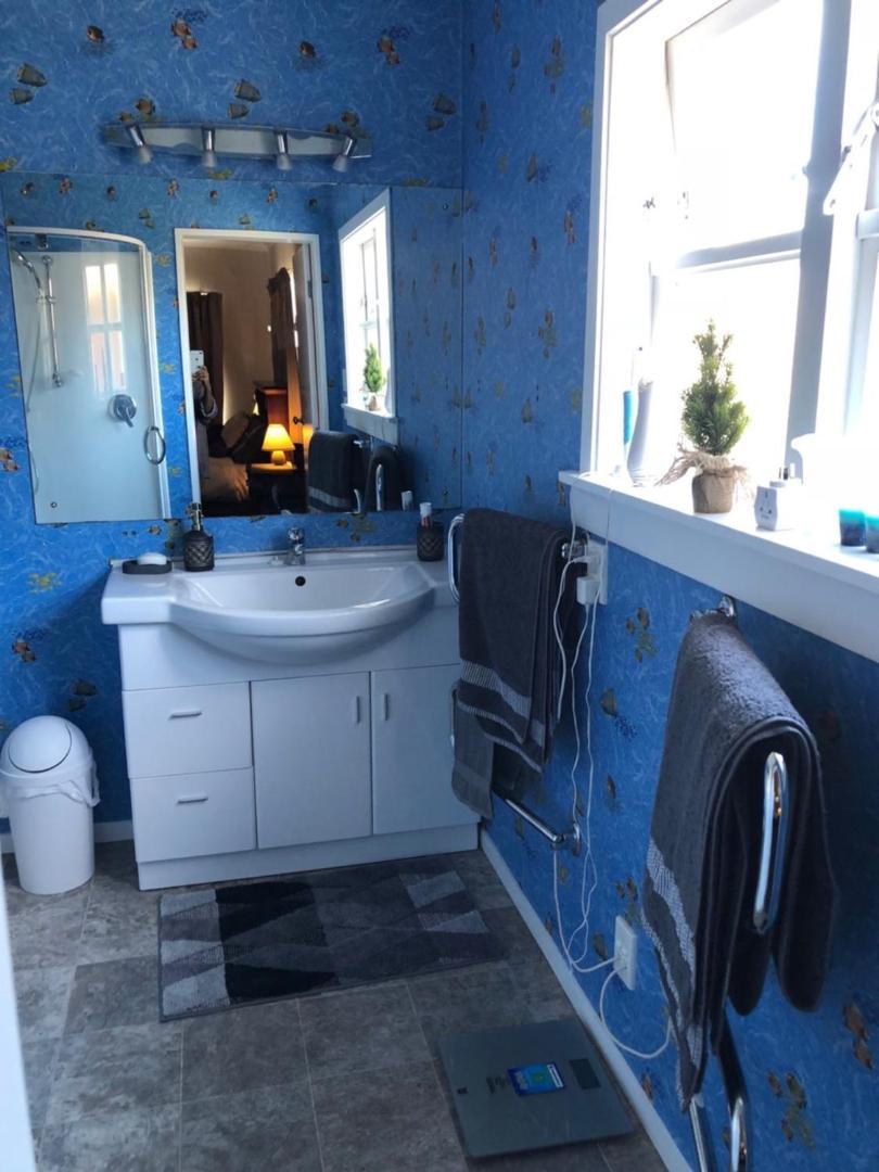 A Cozy Room With It'S Own Privacy Upper Hutt Exterior photo
