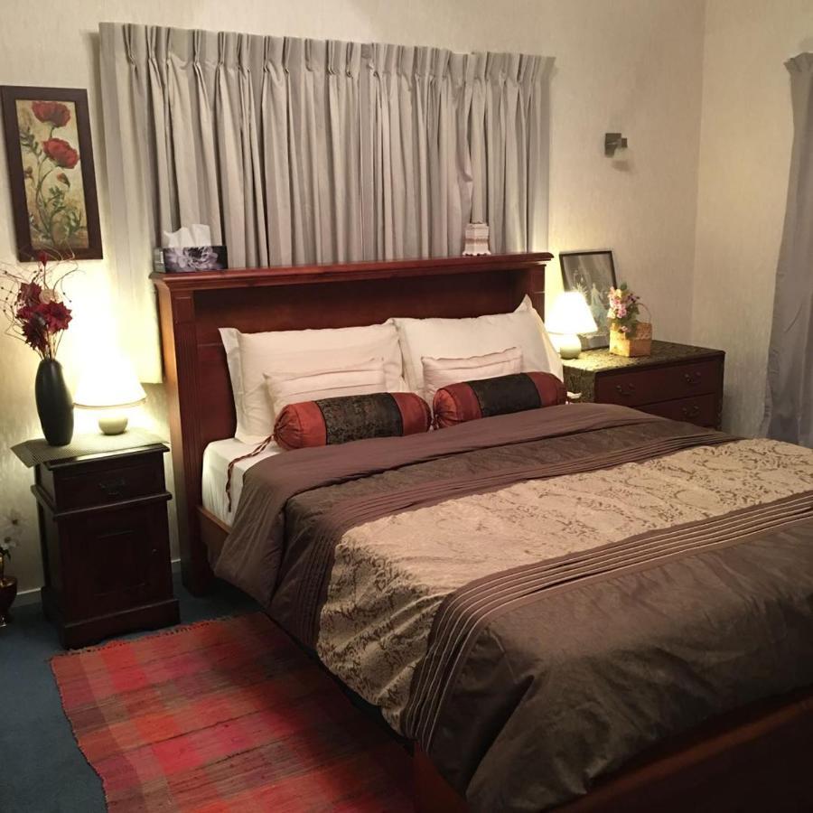 A Cozy Room With It'S Own Privacy Upper Hutt Exterior photo