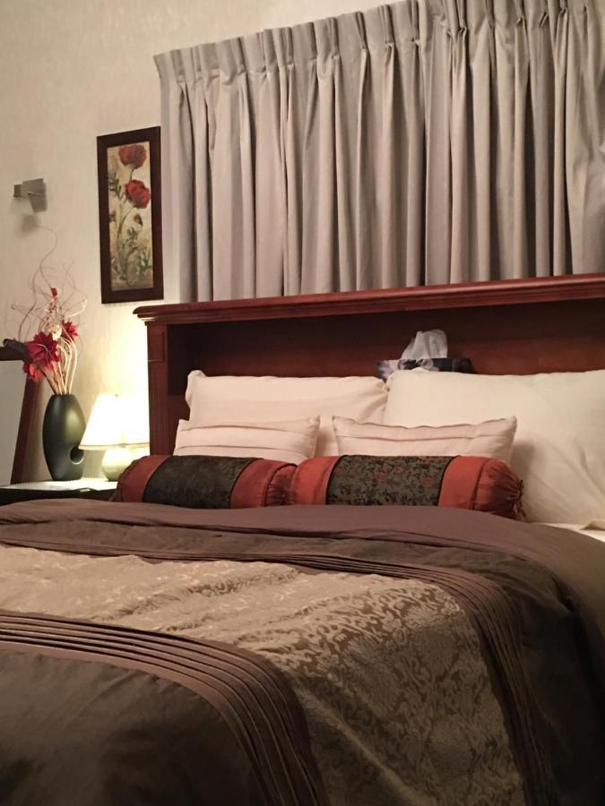 A Cozy Room With It'S Own Privacy Upper Hutt Exterior photo